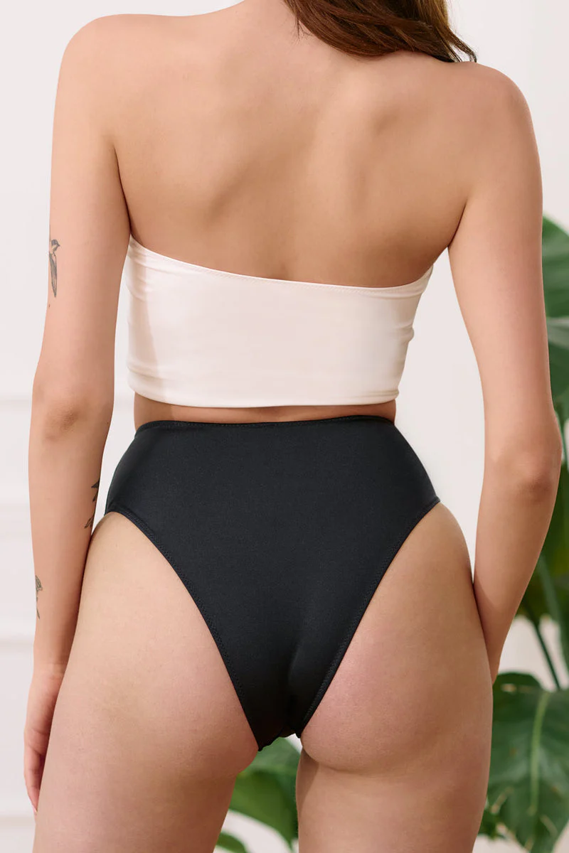 Góra od kostiumu kąpielowego bandeau Kawai White - Image 6